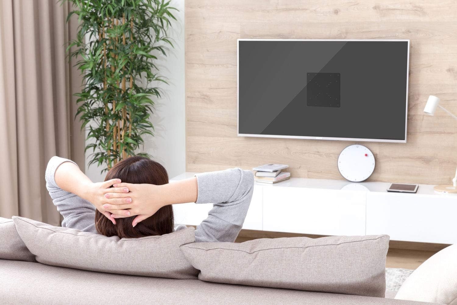 image:imageMountIt VESA Mount Adapter Plate Monitor and TV Mount Extender Conversion Kit Allows 75x75 100x100 to Fit Up to 200x200 and 200x100 mm Patterns HeavyGauge Steel Hardware Included